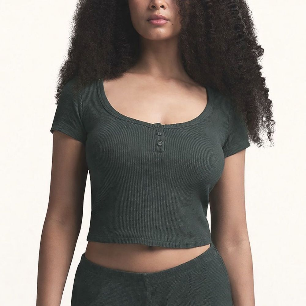 Skims Waffle Spruce Green Short Sleeve Top